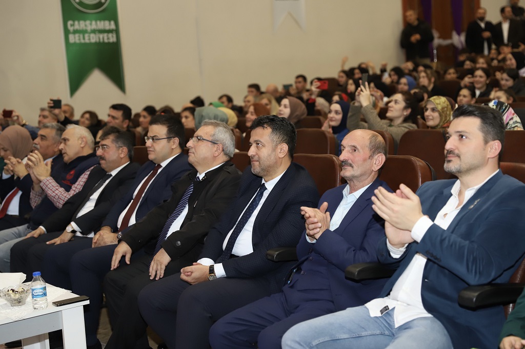 Kaymakamımız Doç. Dr. Şükrü YILDIRIM  Öğretmenler Korosunun hazırlamış olduğu Cumhuriyetimizin 100. Yılı Özel programına katıldı