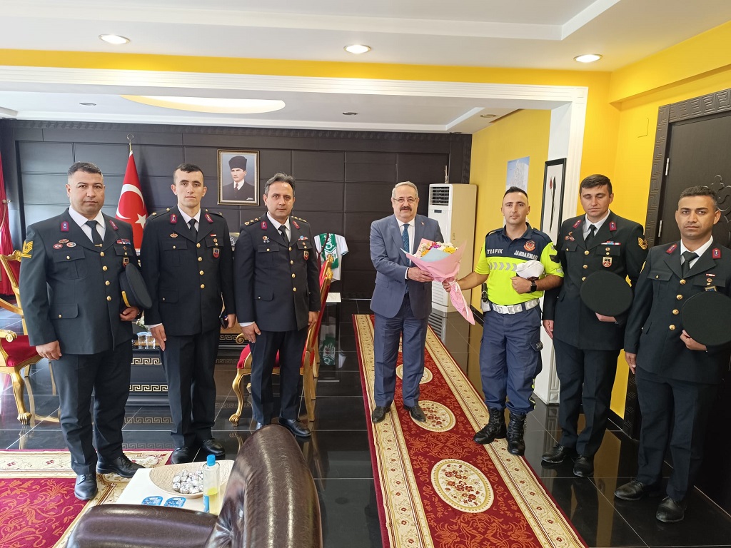 İlçe Jandarma Komutanından Jandarma Teşkilatımızın 186. kuruluş yıldönümü dolayısıyla ziyaret
