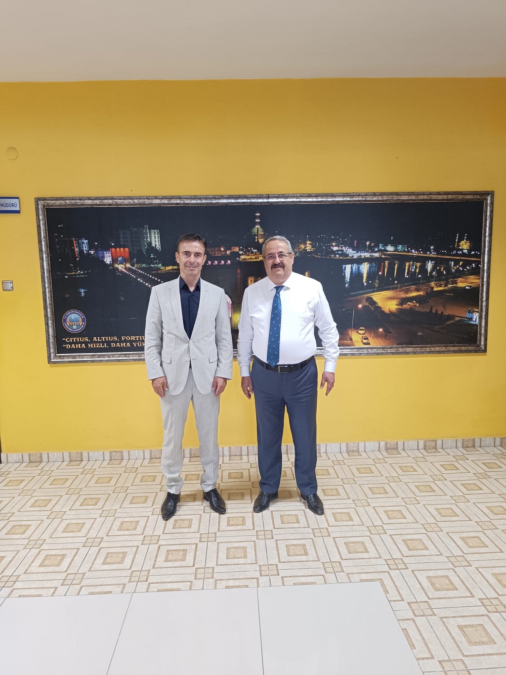 İzmir İli Dikili İlçesi Kaymakamı Cevat GÜN, Kaymakam SAĞLAM’ı ziyaret etti.